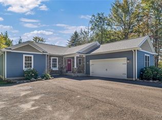 6745 Heltz Rd, Lake View, NY 14085