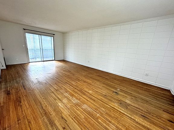 3rd image of 1229 Willow Branch Ave APT 4