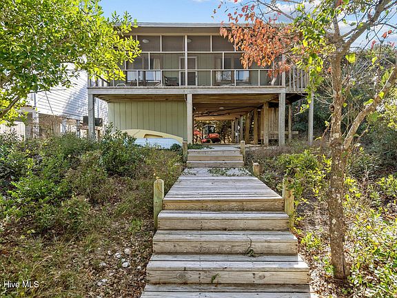 3rd image of 452 N Anderson Boulevard