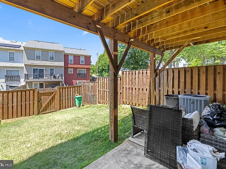 743 Saint Michaels Dr — Photo 15