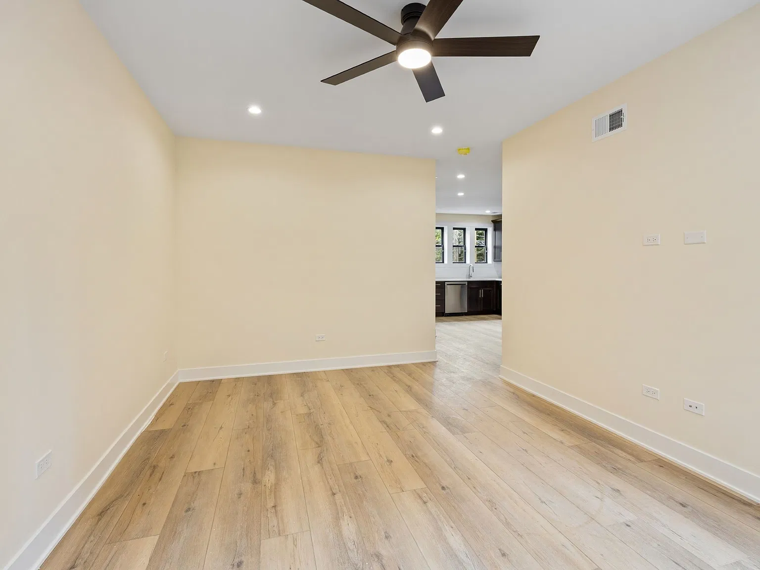 1248-1252 W Addison St - 1248 1B — Photo 4