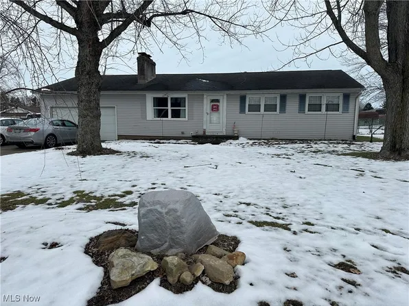 1514 S Chapel St, Louisville, OH 44641