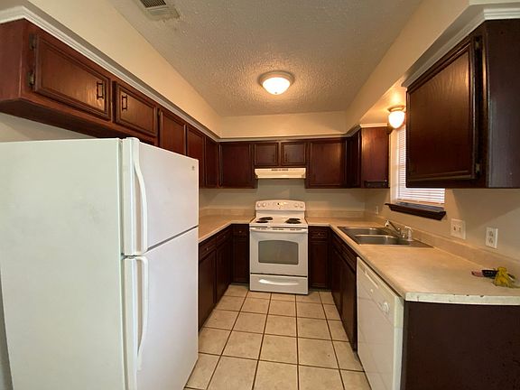 2nd image of 40429 W Hernandez Ave #1-4