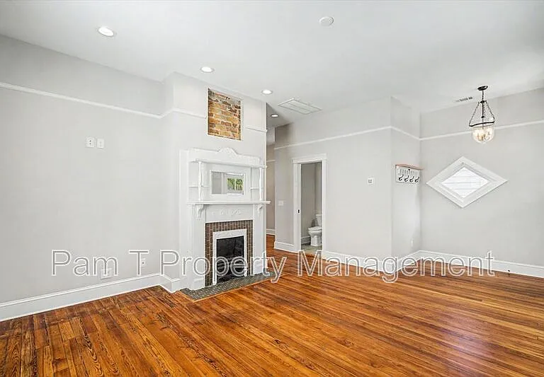 512 E 34th St — Photo 7