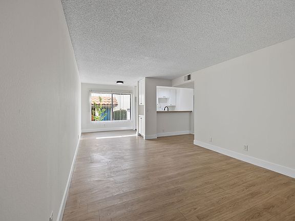 5th image of 16731 Sherman Way #105A