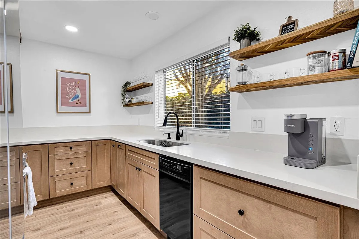 2 bed, $3,550 — Photo 2