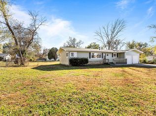 708 E McCracken Rd, Ozark, MO 65721