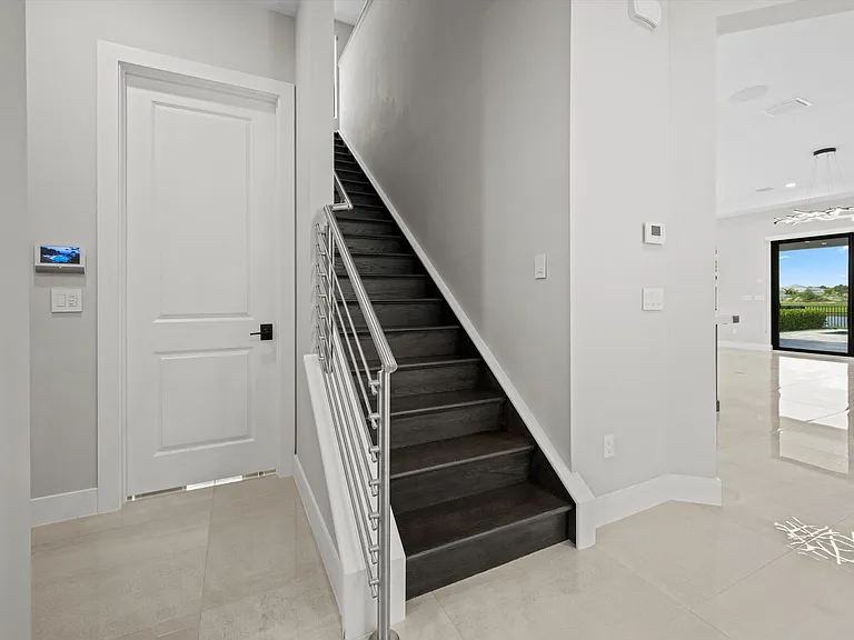 15664 Merritt Dr — Photo 25