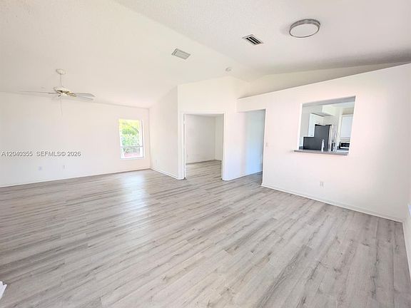 2nd image of 532 SE 21st Dr