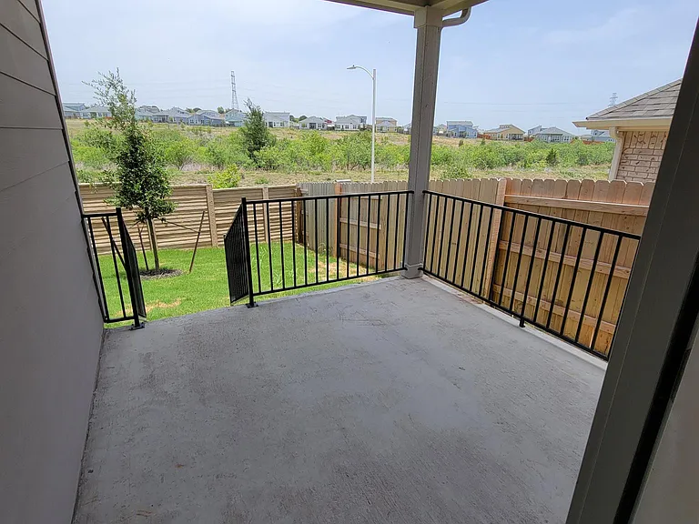 11011 Strawberry Roan Dr — Photo 29