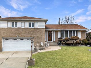 1205 Winston Dr, Melrose Park, IL 60160