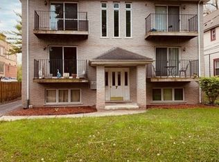 7 Lafayette Rd, Riverside, IL 60546