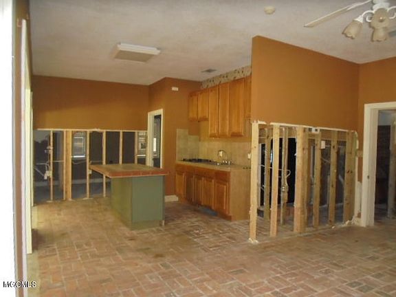 3rd image of 18260 Blackwell Farm Rd