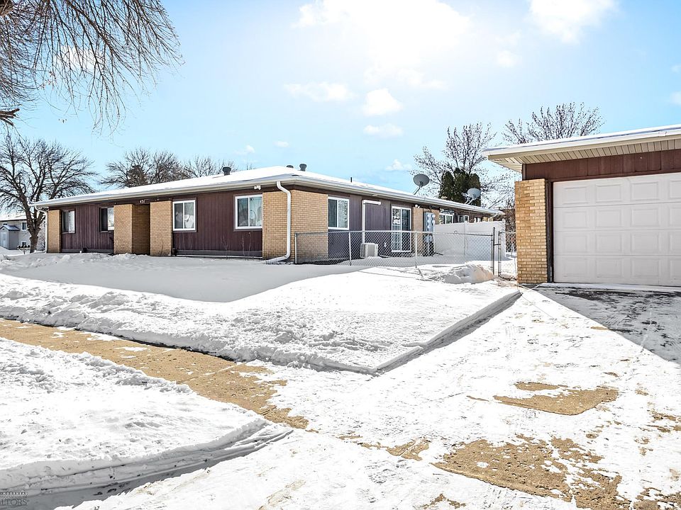 1st image of 431 5th Ave E APT 3