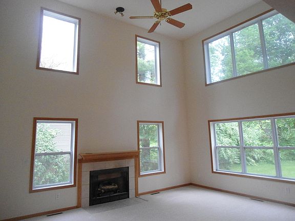 2nd image of 217 Bounty Dr NE