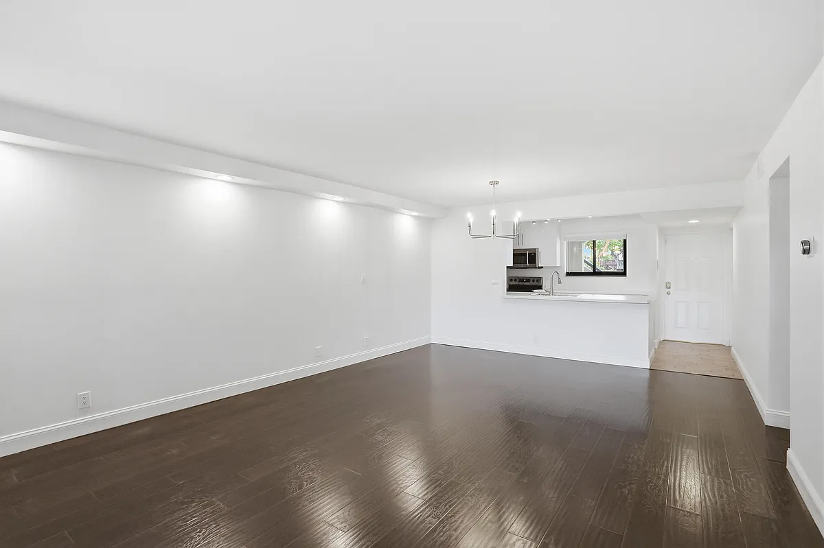 Building Photo - 110 NW 70th St #103