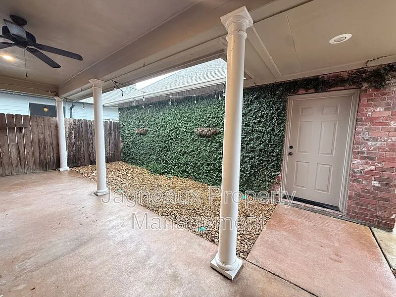 2137 La Cache Dr