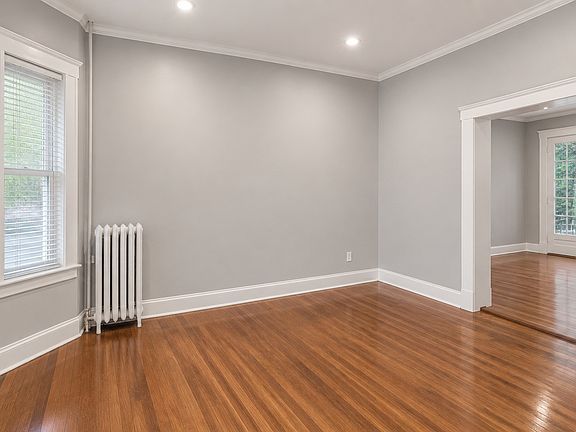 2nd image of 107 Murray St Floor 1