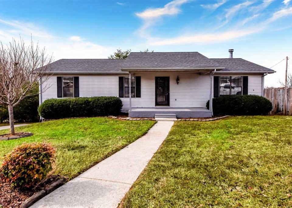 1st image of 3201 Bloomfield Cir