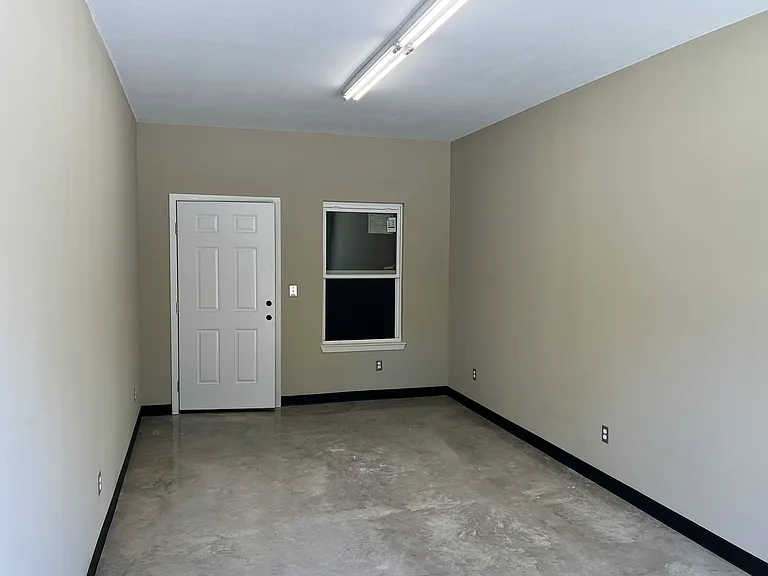2024 S John Redditt Dr — Photo 2