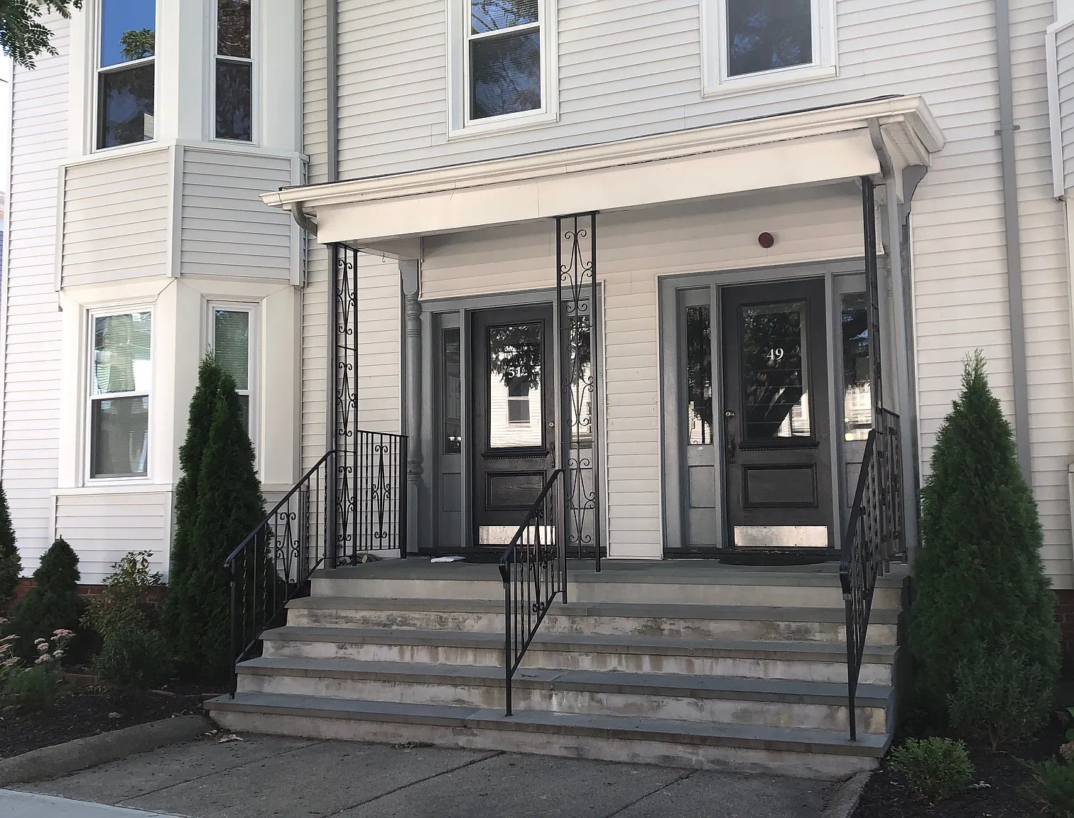2 bed, 850 sqft, $3,300 — Photo 1
