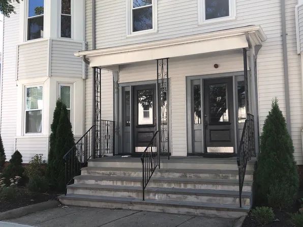 51 College Ave #3, Somerville, MA 02144