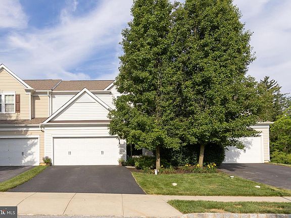 2nd image of 203 Sills Ln