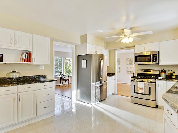 2nd image of 4706 Oak Forest Dr