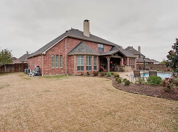 4th image of 630 Willowview Dr