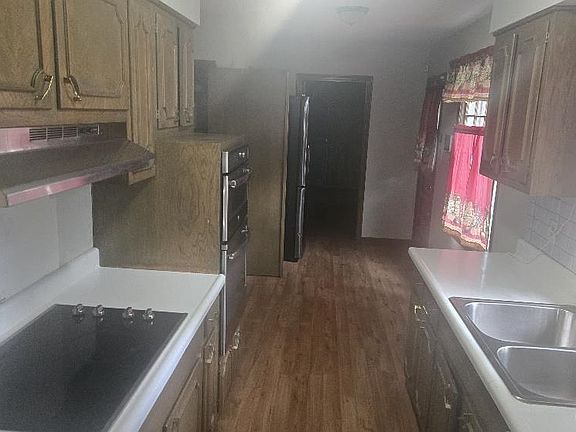 5th image of 3639 Huckleberry St