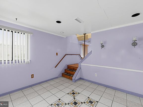 5th image of 301 S Concord Rd