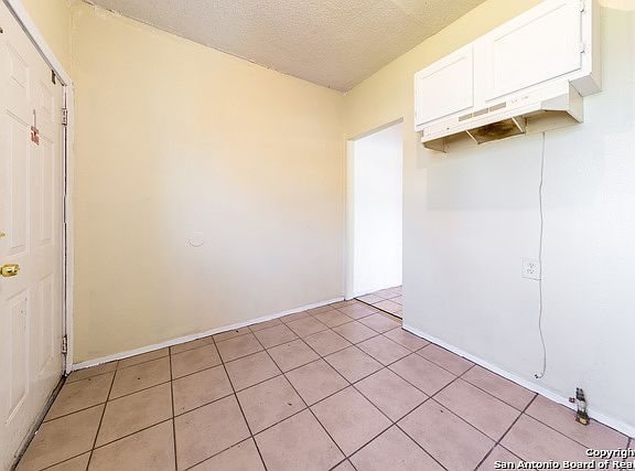 4th image of 1902 Lennon Ave