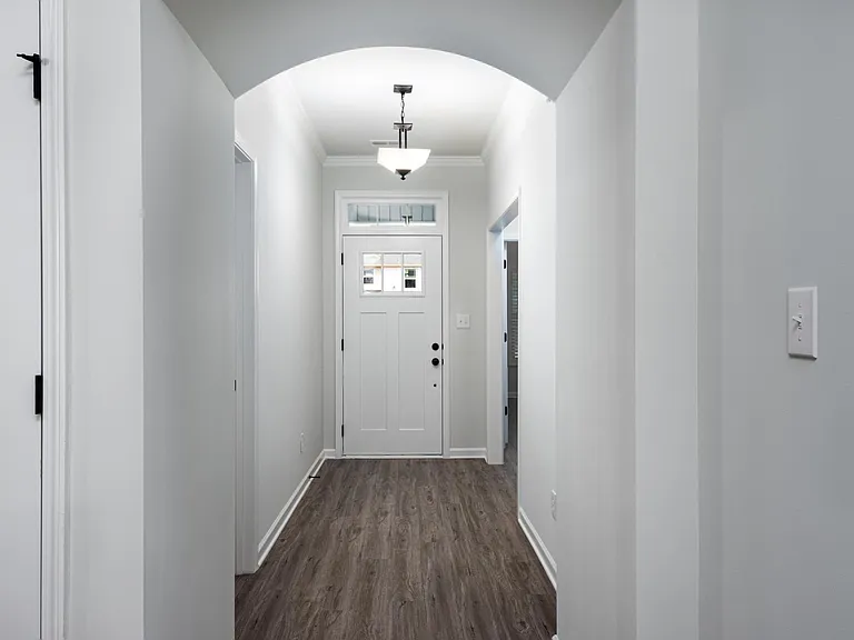 102 Sherwin Ave — Photo 13
