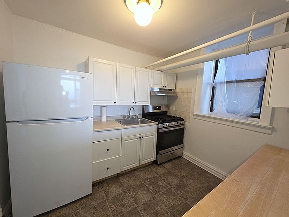 3rd image of 1055 Boulevard E #G2
