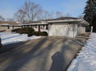 5420 Olympia Dr, Greendale, WI 53129