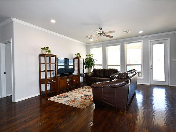 5th image of 2602 Kimbolton Dr