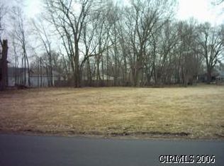 104 W Warren St, Peru, IN 46970