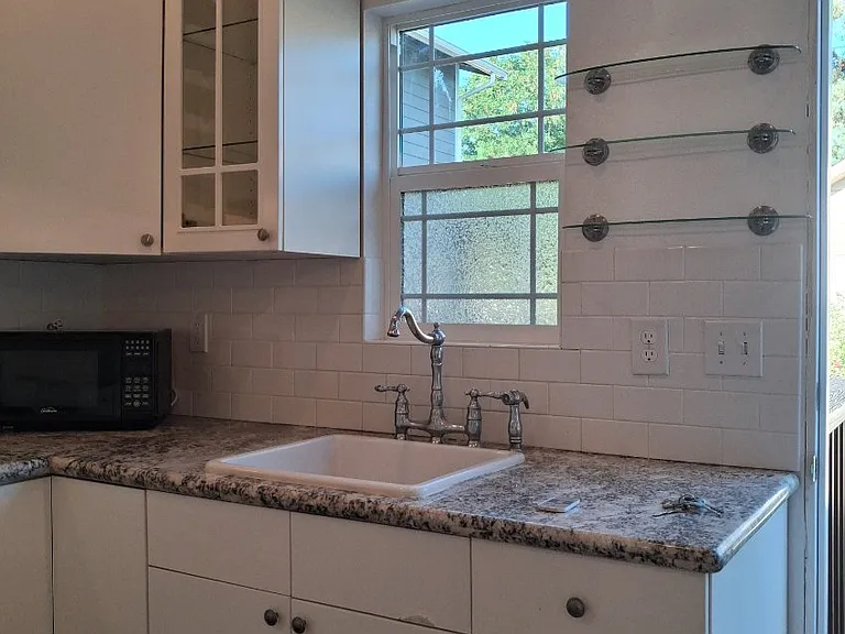 309 Kansas Ave #1/2 — Photo 6
