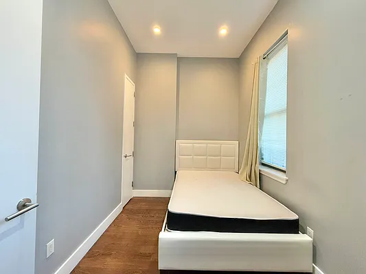 Rented by ERNY LLC | media 8