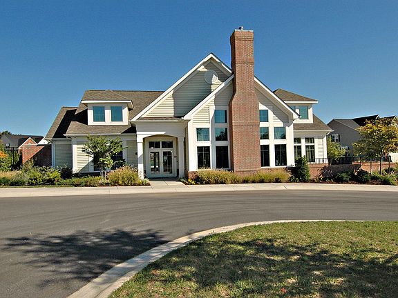 COMMUNITY CLUBHOUSE, GYM & POOL