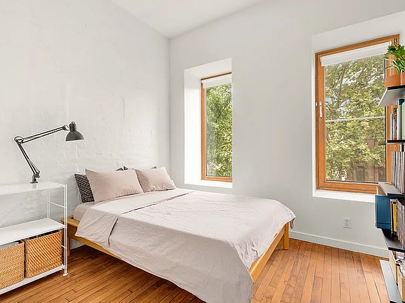 3rd image of 156 W 130th St #3