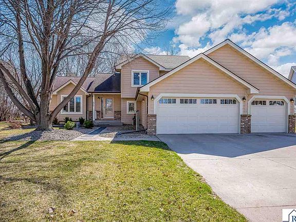 5th image of 820 Menk Dr