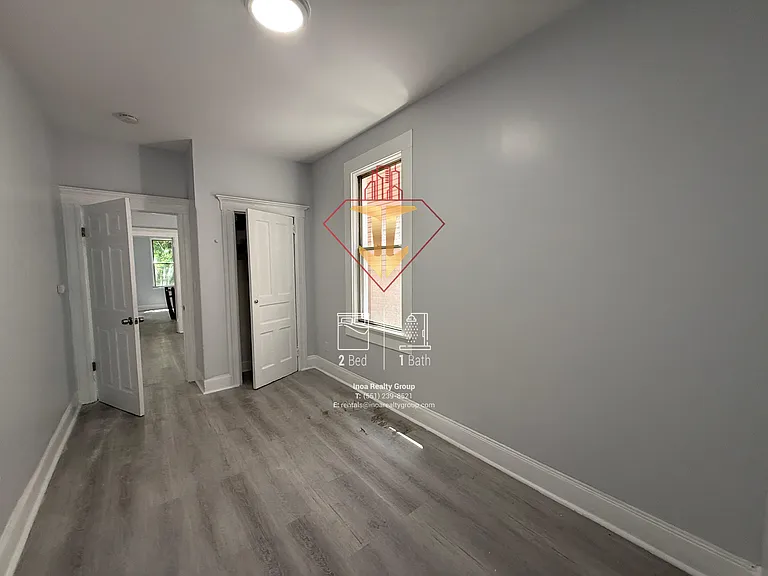 34 Clerk St #1R — Photo 6