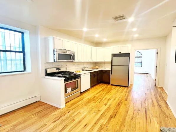 421 Park Place image 6 of 16