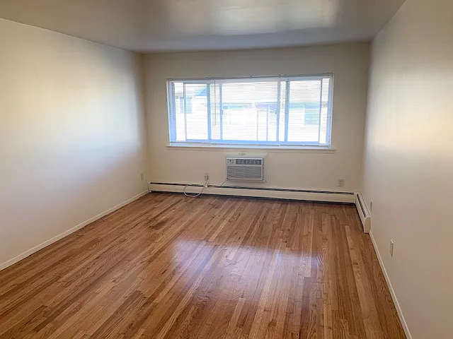 Rutgers Court Apartments — Photo 4