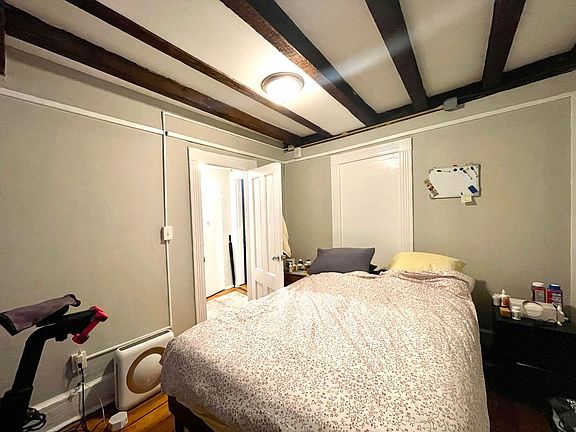 4th image of 4 Champney Pl #9