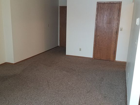 5th image of 1005 S Washington Ave #304