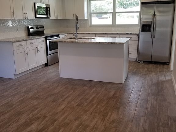 3rd image of 3703 W Oklahoma Ave