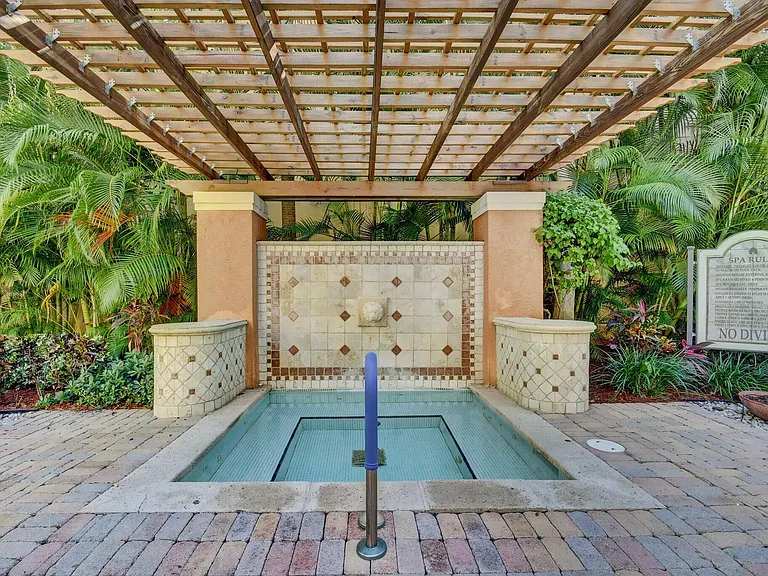 630 Sapodilla Ave #223 — Photo 32