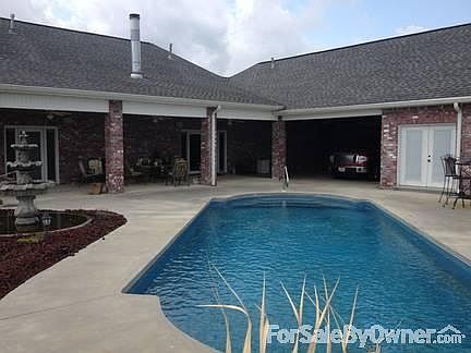 2nd image of 418 Victoria Ct